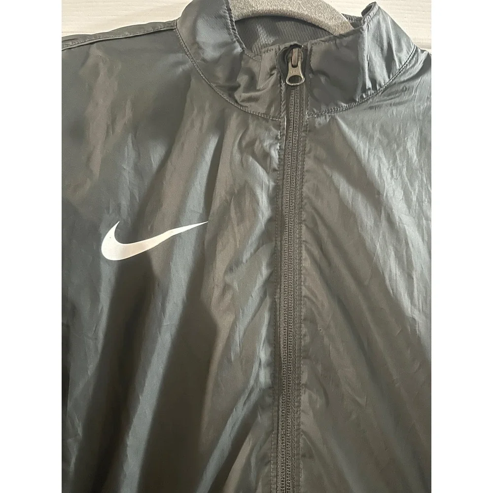 Nike windbreaker black
